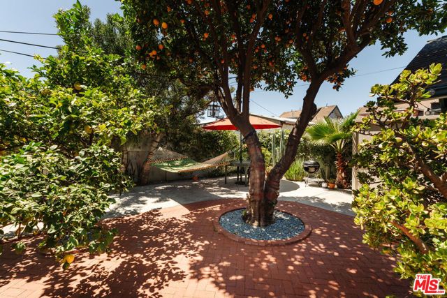 2915 S Budlong Avenue, Los Angeles, CA 90007