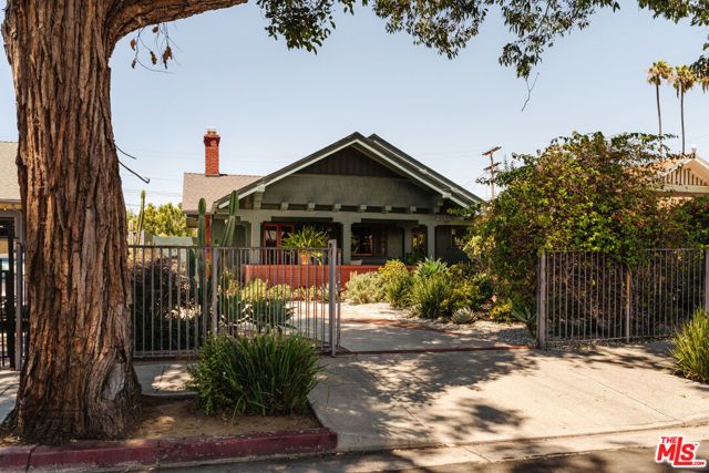 2915 S Budlong Avenue, Los Angeles, CA 90007