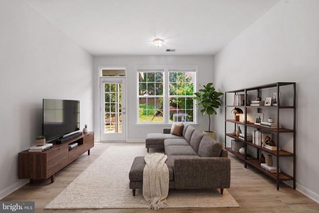 44272 SILKWORTH TER, Ashburn, VA 20147