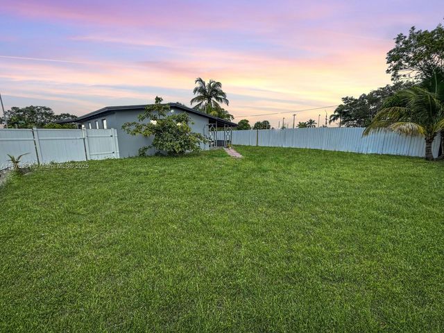 2861 Davie Blvd, Fort Lauderdale, FL 33312