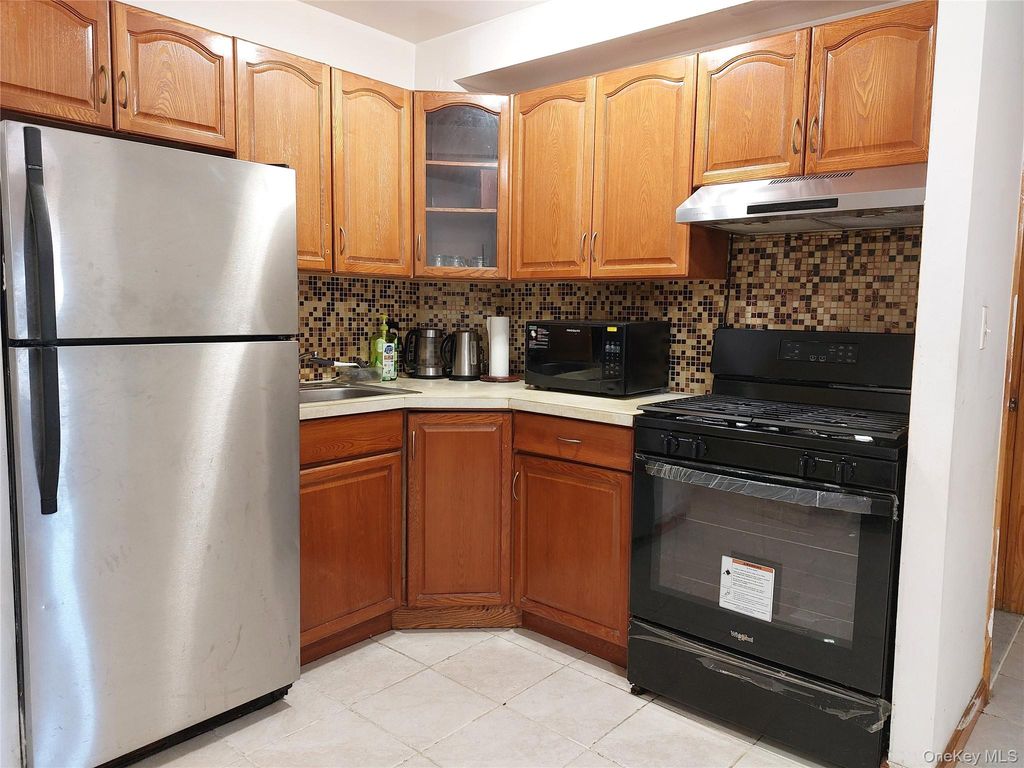 102-14 Lewis Avenue 2D, Corona, NY 11368 — photo 3