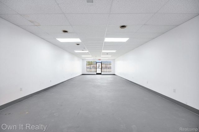 8866 Greenfield Road, Detroit, MI 48228