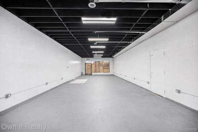 8866 Greenfield Road, Detroit, MI 48228