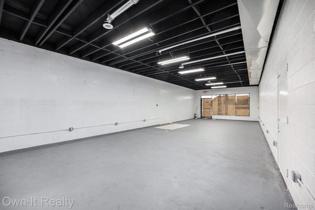 8866 Greenfield Road, Detroit, MI 48228