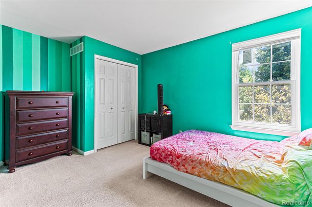 7921 Mallard Way, York Charter Township, MI 48197
