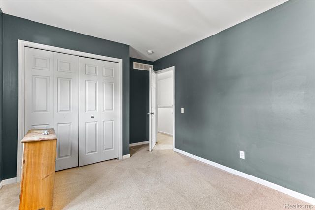 7921 Mallard Way, York Charter Township, MI 48197