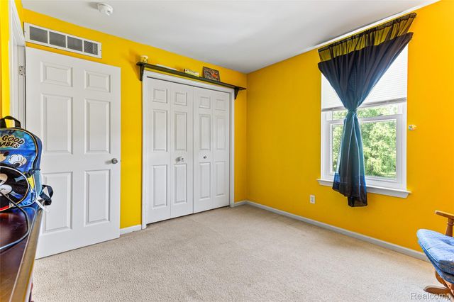 7921 Mallard Way, York Charter Township, MI 48197