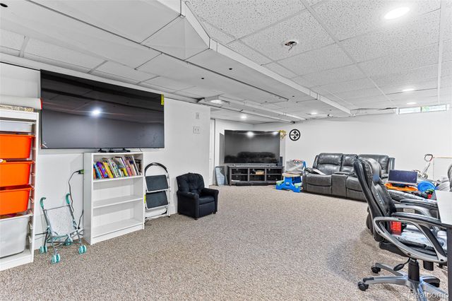7921 Mallard Way, York Charter Township, MI 48197