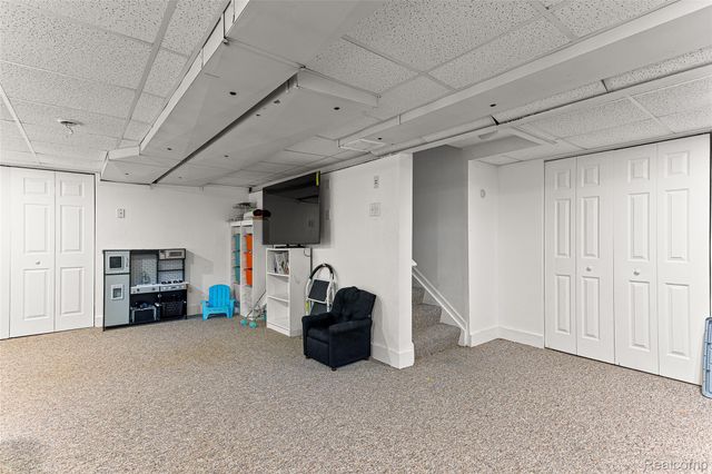 7921 Mallard Way, York Charter Township, MI 48197