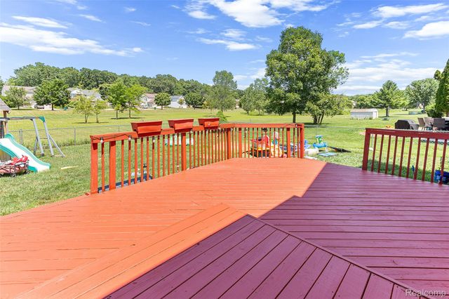 7921 Mallard Way, York Charter Township, MI 48197