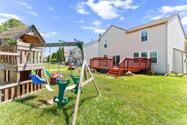 7921 Mallard Way, York Charter Township, MI 48197