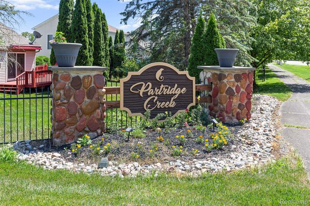 7921 Mallard Way, York Charter Township, MI 48197