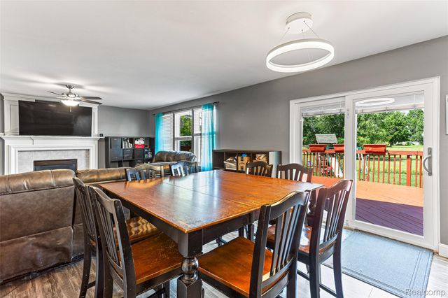 7921 Mallard Way, York Charter Township, MI 48197