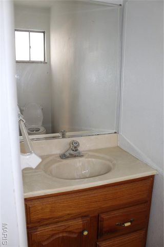 8920 Lackland Road, Overland, MO 63114