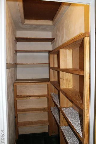 8920 Lackland Road, Overland, MO 63114