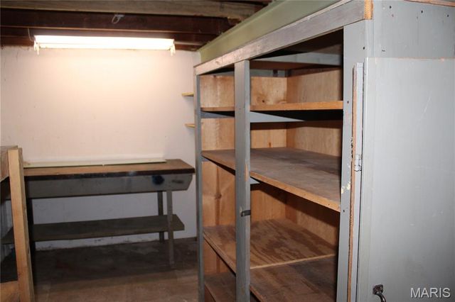 8920 Lackland Road, Overland, MO 63114