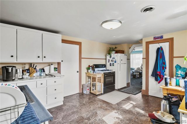 2279 Broadway Street, Cheektowaga, NY 14212