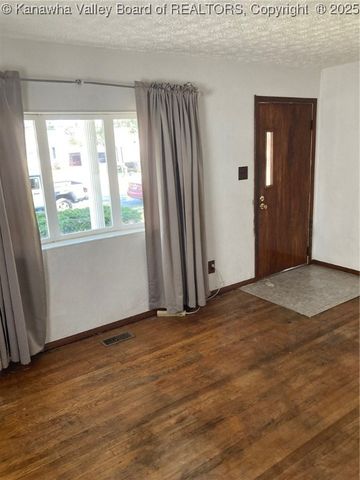 1925 7th Avenue, St Albans, WV 25177