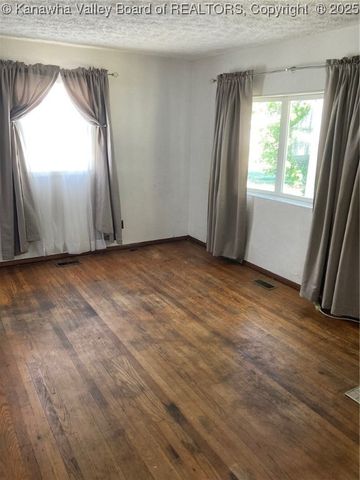 1925 7th Avenue, St Albans, WV 25177