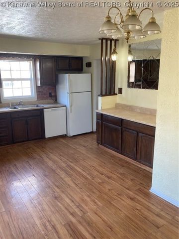 1925 7th Avenue, St Albans, WV 25177