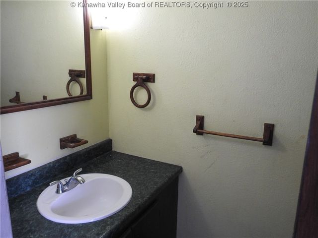 1925 7th Avenue, St Albans, WV 25177