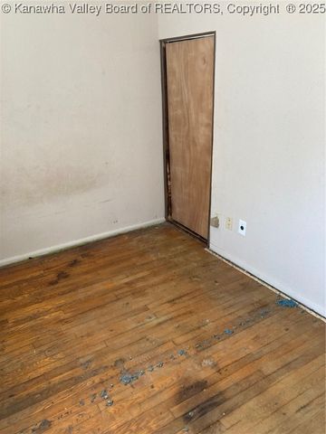 1925 7th Avenue, St Albans, WV 25177