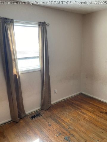 1925 7th Avenue, St Albans, WV 25177