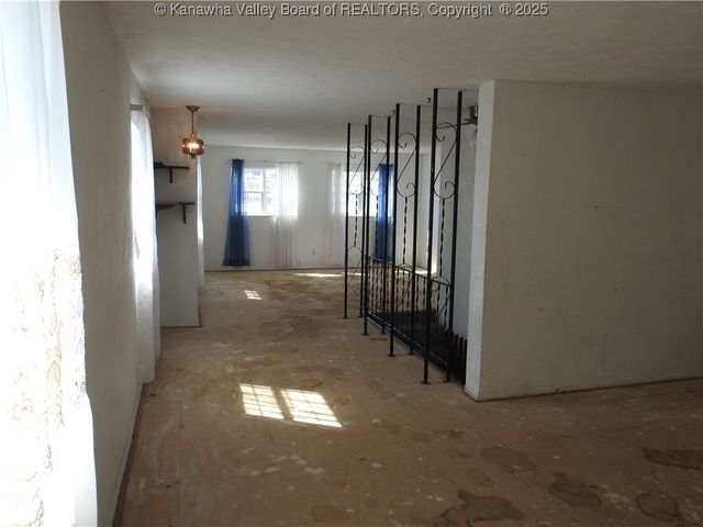 1925 7th Avenue, St Albans, WV 25177