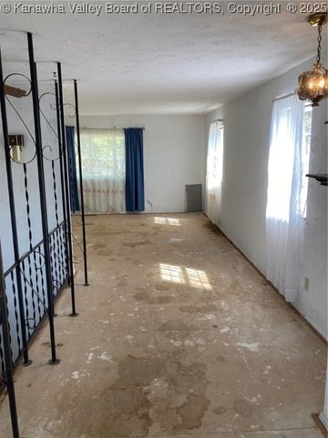 1925 7th Avenue, St Albans, WV 25177