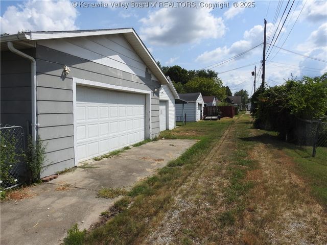 1925 7th Avenue, St Albans, WV 25177