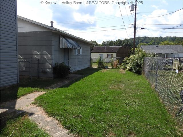 1925 7th Avenue, St Albans, WV 25177
