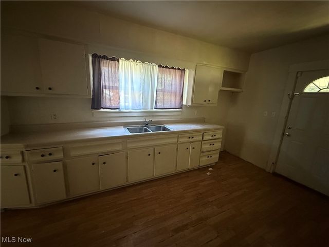 405 Drake Avenue, Youngstown, OH 44505