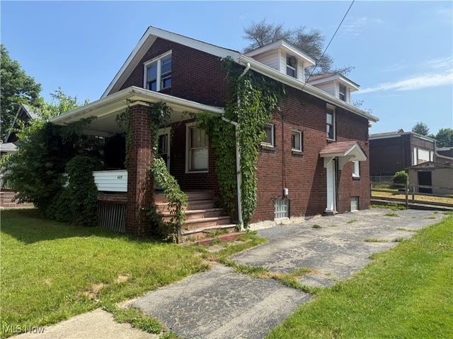 405 Drake Avenue, Youngstown, OH 44505