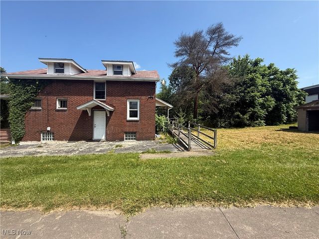 405 Drake Avenue, Youngstown, OH 44505