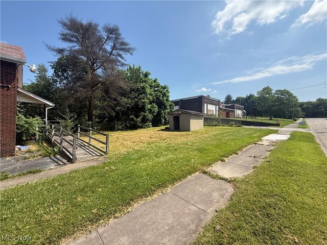 405 Drake Avenue, Youngstown, OH 44505