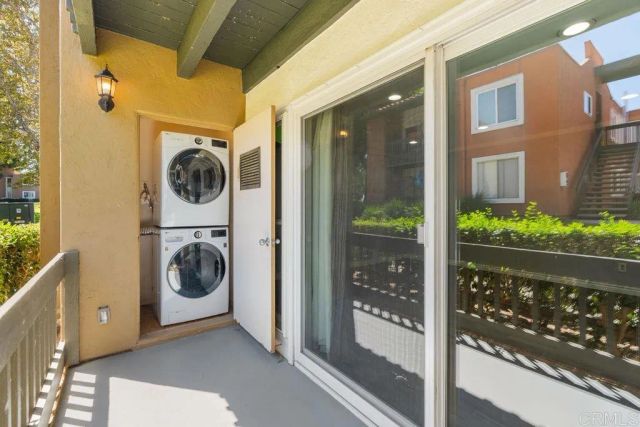 17195 W Bernardo Drive 104, Rancho Bernardo (san Diego), CA 92127
