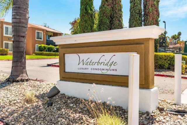 17195 W Bernardo Drive 104, Rancho Bernardo (san Diego), CA 92127