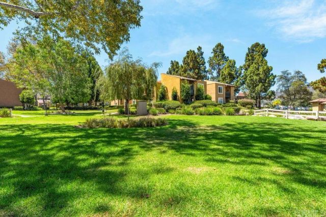 17195 W Bernardo Drive 104, Rancho Bernardo (san Diego), CA 92127
