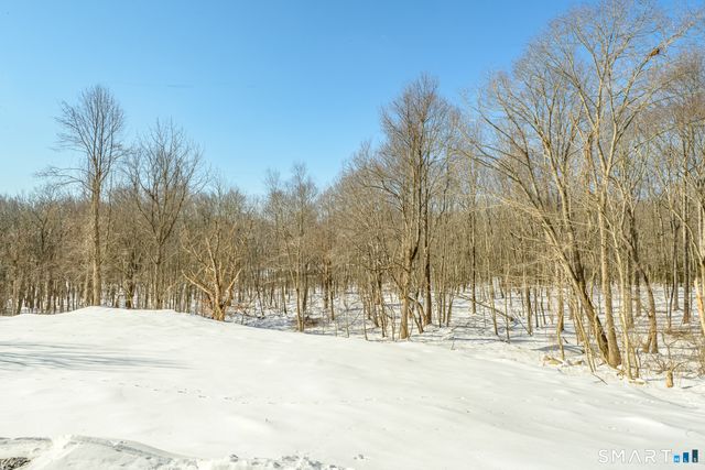 500 Old Colchester Road, Montville, CT 06382