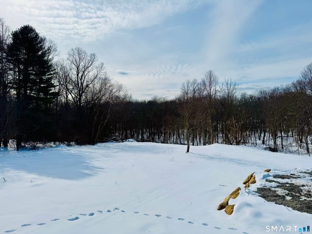 500 Old Colchester Road, Montville, CT 06382