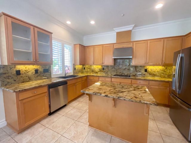 6520 Nebula Ct, Rocklin, CA 95677
