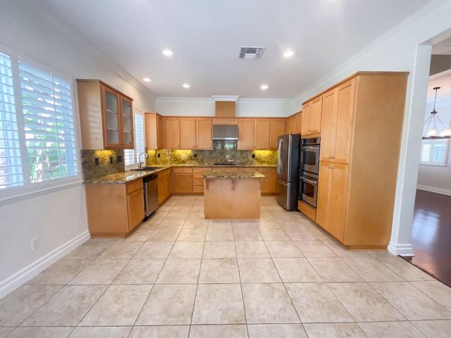 6520 Nebula Ct, Rocklin, CA 95677