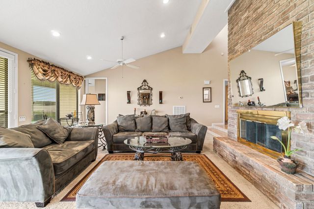 2839 Hemingway Drive, Montgomery, TX 77356