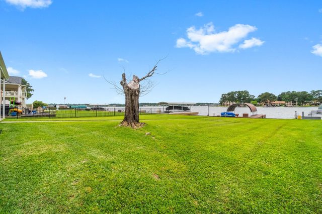 2839 Hemingway Drive, Montgomery, TX 77356