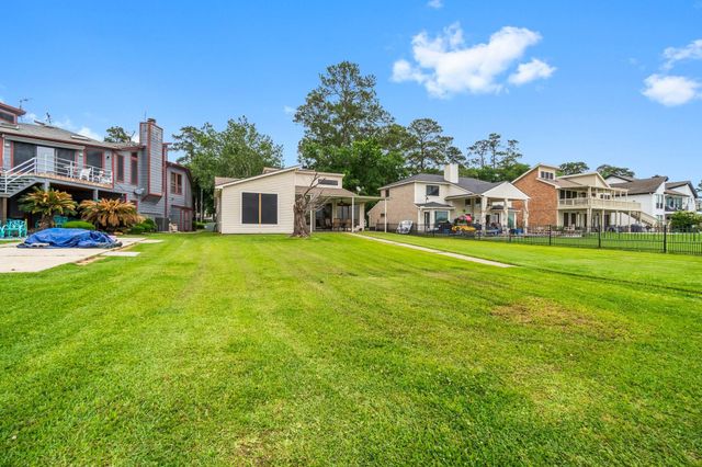 2839 Hemingway Drive, Montgomery, TX 77356