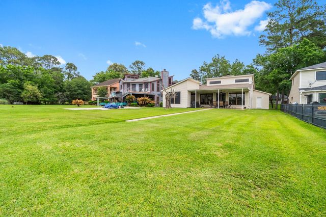 2839 Hemingway Drive, Montgomery, TX 77356