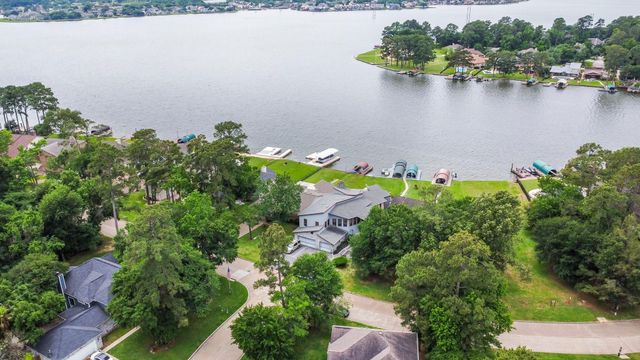 2839 Hemingway Drive, Montgomery, TX 77356