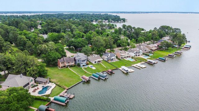 2839 Hemingway Drive, Montgomery, TX 77356