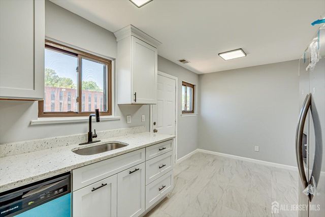 1305 N Oaks Boulevard N, North Brunswick, NJ 08902