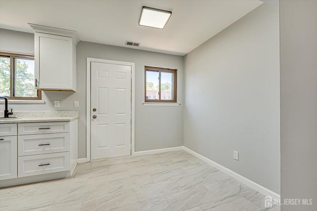 1305 N Oaks Boulevard N, North Brunswick, NJ 08902
